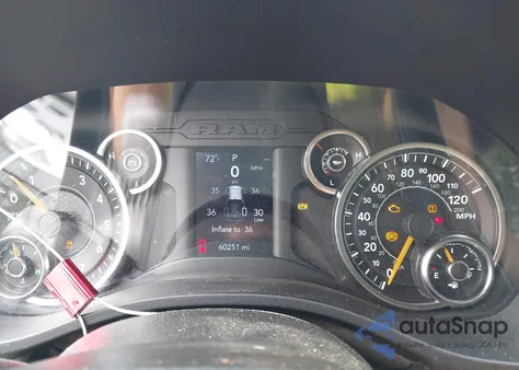 2022 Ram 1500 Big Horn 4X4 6'4 Box z USA, uszkodzony, nr VIN 1C6RRFBG3NN229283